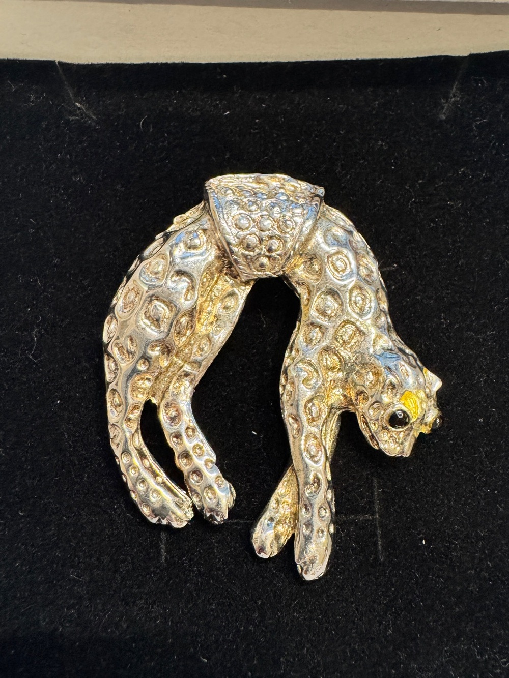 Vintage cat or Leopard Brooch Pin - Designer Style